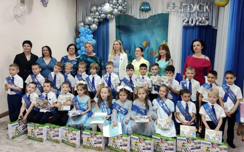 общее фото с выпускной группой